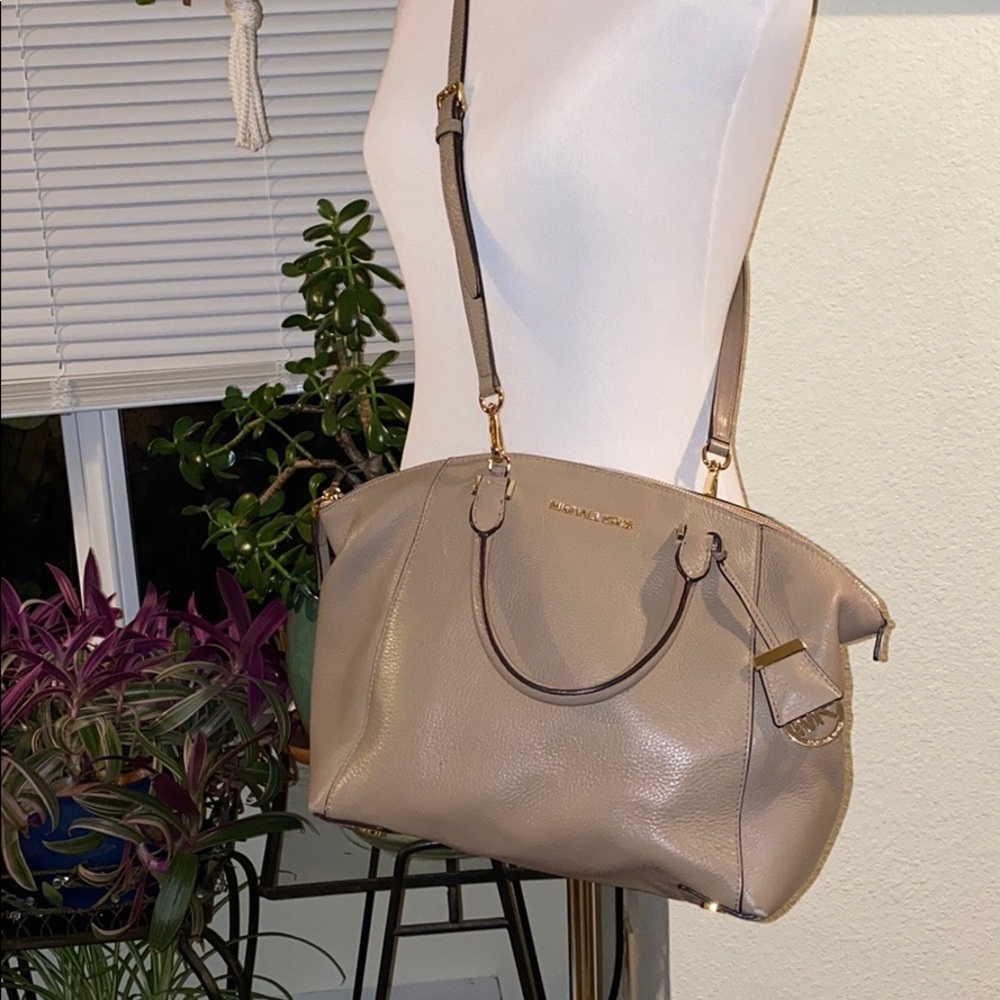 Michael Kors Beige soft leather purse